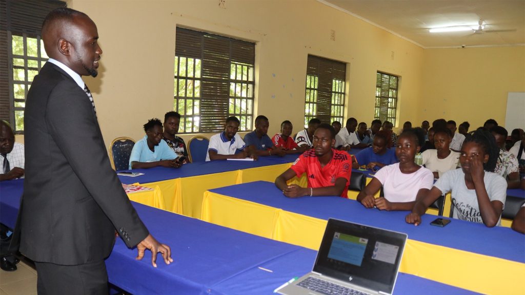 Tun Finalists Holds Mentorship & Career Talk for The Faculty of Life Sciences & Natural Resources 